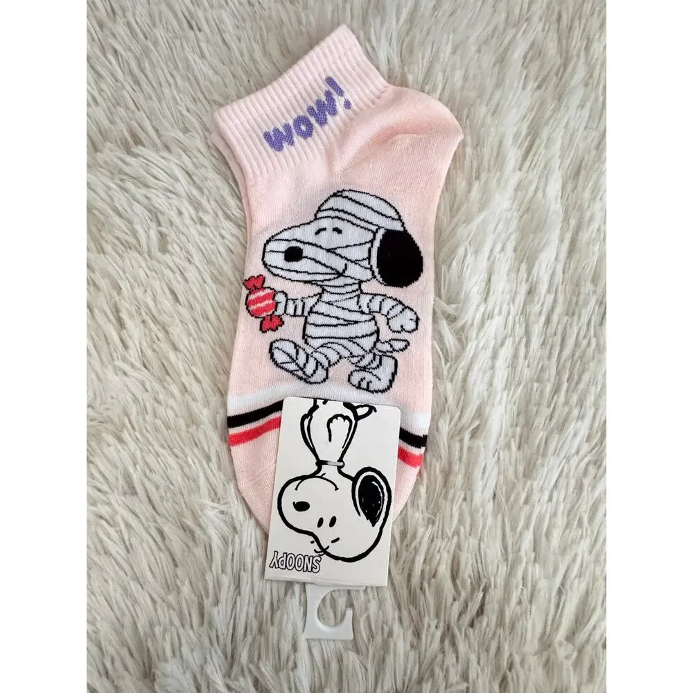 Snoopy ankle socks with Snoopy wearing green hat and red scarf and mummy costume